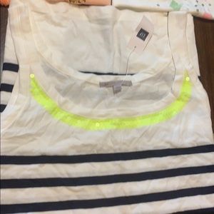 GAP Tops - Gap tanks x3 GAP Tops - Gap tanks x3
